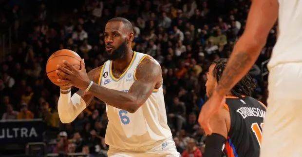 开云体育app-拒绝里程悲！詹姆斯再取三双助湖人攻陷麦迪逊花园