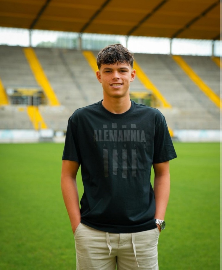 开云体育app-天空：19岁德丙中场今夏将成为关注对象，霍村等多支球队对其有意