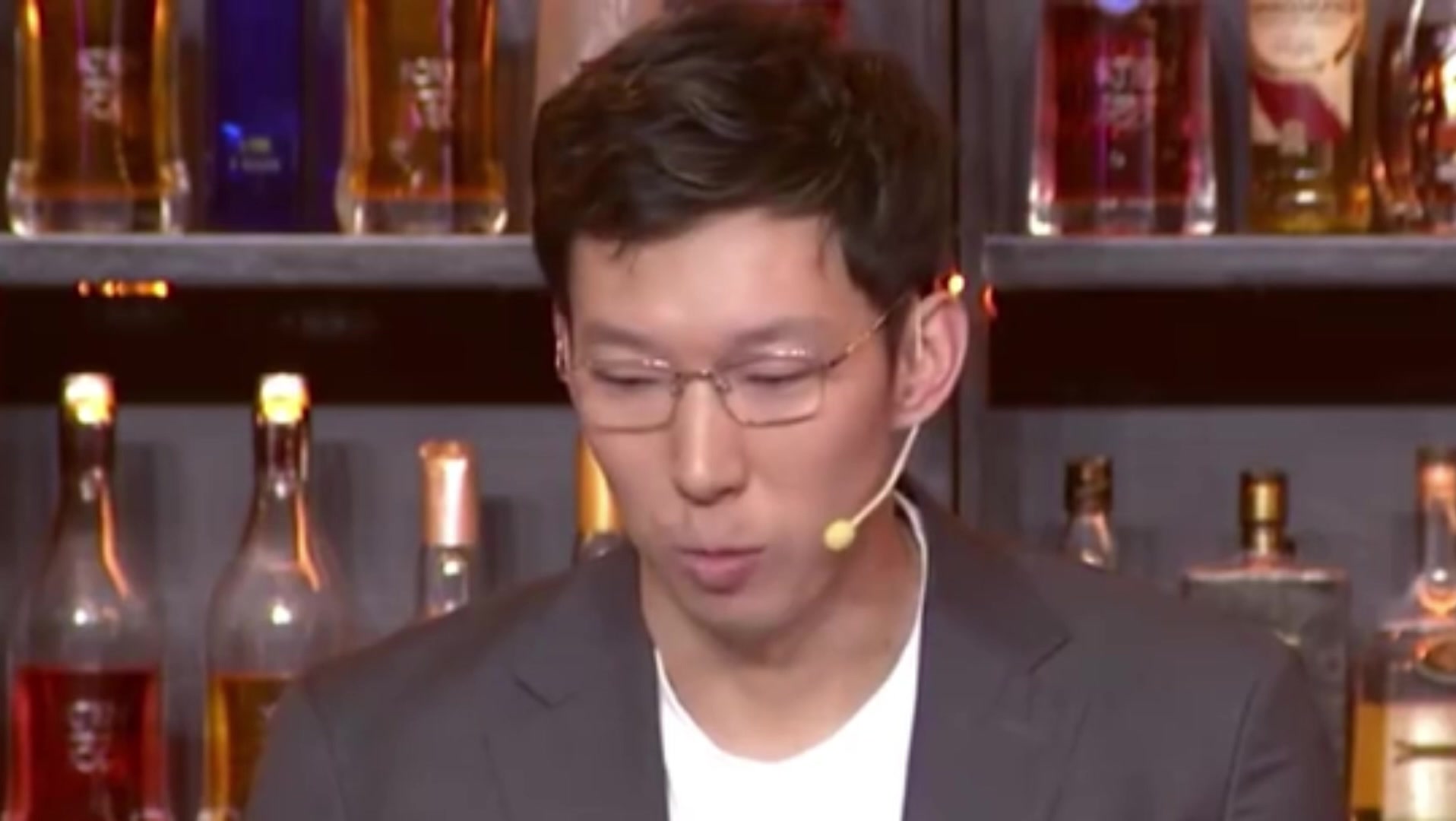 开云体育官方app-周琦:看骑士打球就像看北京比赛 就是两个人在单打 其他人在看戏